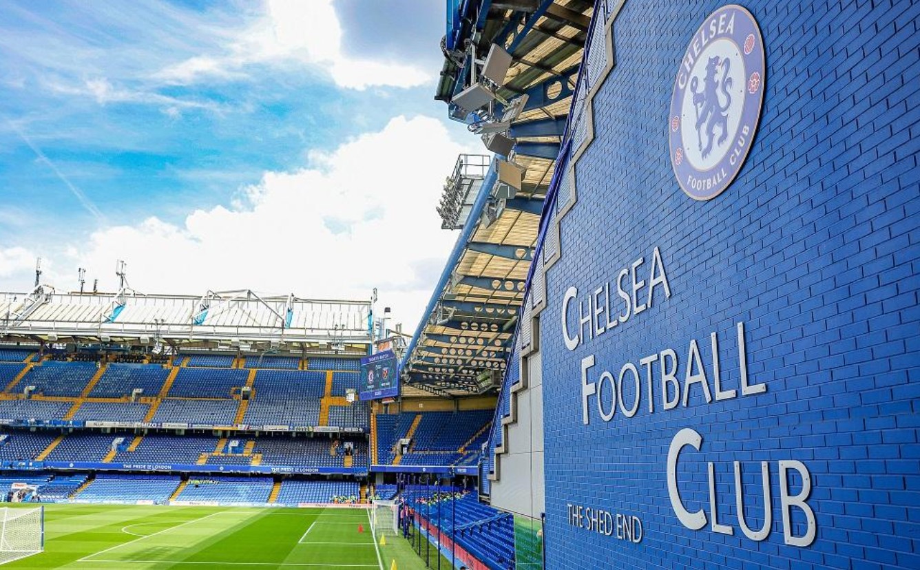 曼联青训17岁新星：足球天赋惊人，肌肉猛增成锋线新希望